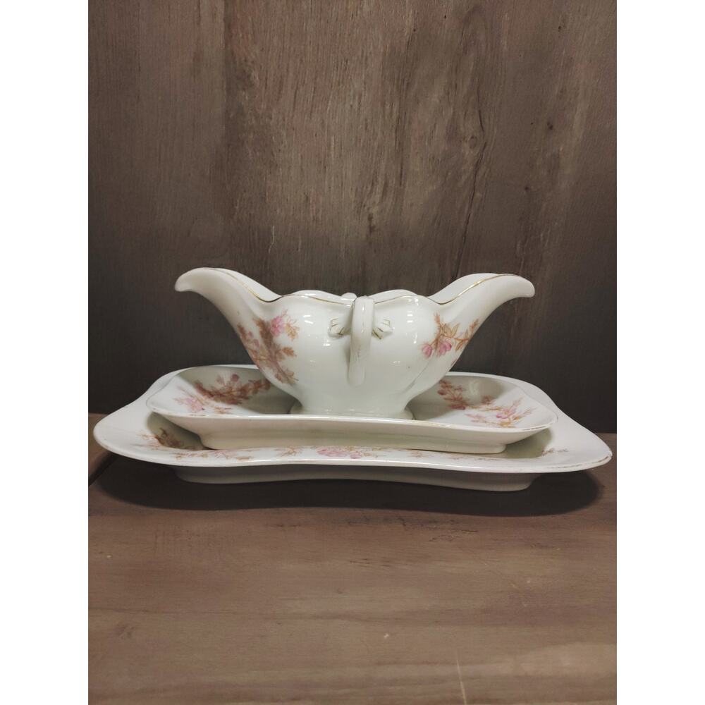 Victorian Marx & Gutherz Carlsbad Austria 1813 Pattern Gravy Boat with Tray